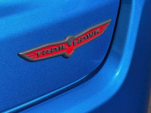 Certified 2025 Jeep Compass Trailhawk AWD/4WD image 11