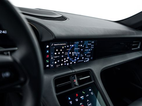 Certified 2021 Porsche Taycan image 15