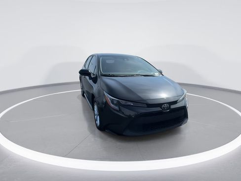 Used 2020 Toyota Corolla LE w/ LE Premium Package image 2