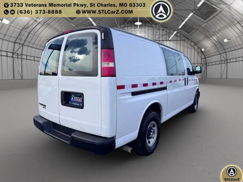 Used 2016 Chevrolet Express 2500 RWD image 3