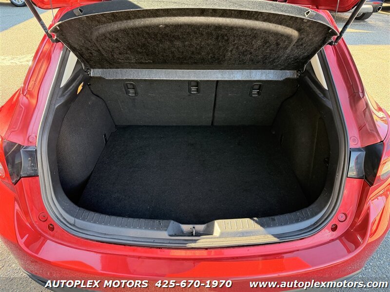 Used 2014 MAZDA MAZDA3 s Touring FWD image 16