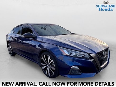 Used 2020 Nissan Altima 2.5 SR w/ Premium Package FWD image 6