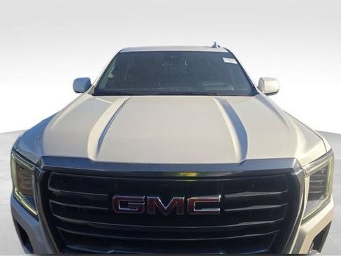 Used 2023 GMC Yukon AT4 w/ AT4 Premium Plus Package AWD/4WD image 3