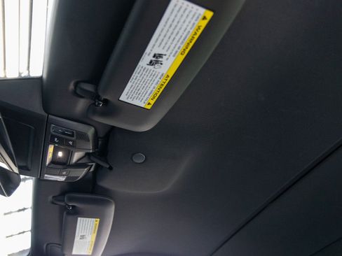 Certified 2022 Porsche 911 50th Anniversary Edition image 31