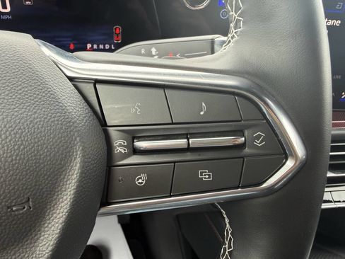 Used 2025 Chevrolet Traverse Z71 image 36