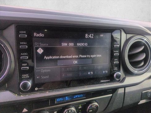 Used 2021 Toyota Tacoma TRD Sport w/ Technology Package image 12