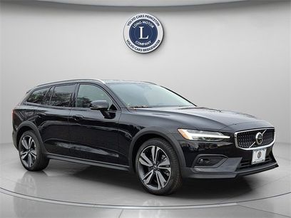 Used 2025 Volvo V60 B5 Cross Country Plus