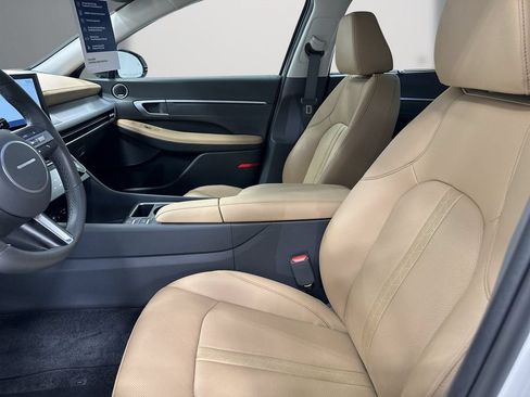 Certified 2025 Hyundai Sonata Limited FWD image 15