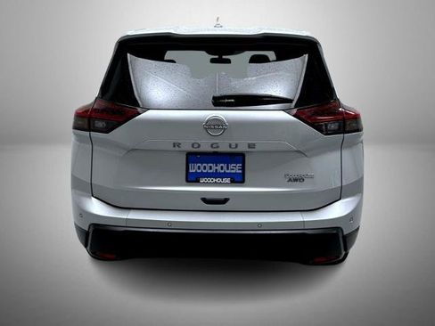 Certified 2025 Nissan Rogue SV AWD/4WD image 6