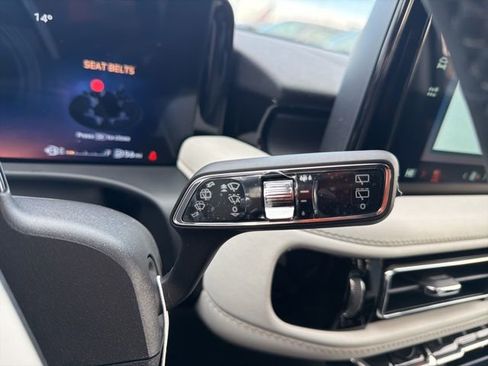 New 2026 Lincoln Aviator AWD image 27