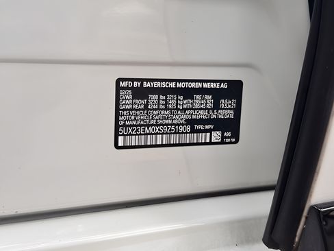 Used 2025 BMW X7 xDrive40i w/ M Sport Package AWD/4WD image 29