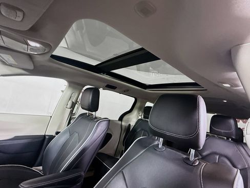 Used 2023 Chrysler Pacifica Limited w/ Uconnect Theater Family Group AWD/4WD image 11