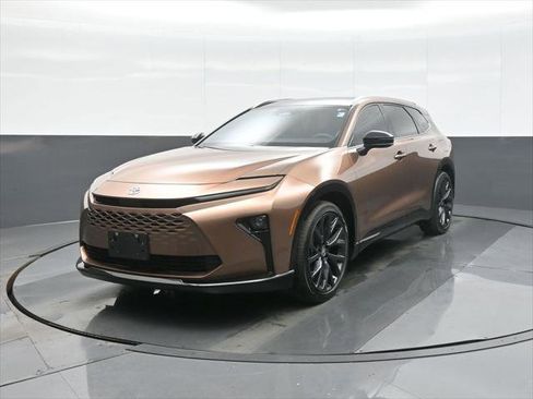 Certified 2025 Toyota Crown Signia AWD/4WD image 5