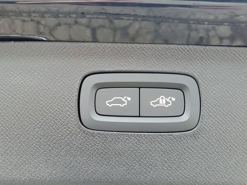 New 2026 Volvo XC90 B6 Plus w/ Protection Package Premier image 32