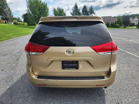 Used 2013 Toyota Sienna LE w/ Towing Pkg FWD image 8