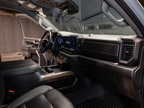 Used 2024 Chevrolet Silverado 2500 LT w/ Safety Package image 17