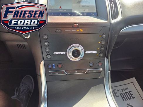 Used 2020 Ford Edge Titanium w/ Equipment Group 301A AWD/4WD image 22