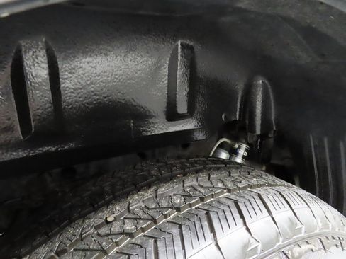 Used 2024 Ford F150 Platinum w/ FX4 Off-Road Package image 36