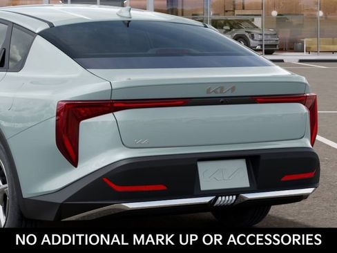 New 2026 Kia K4 LXS FWD image 13