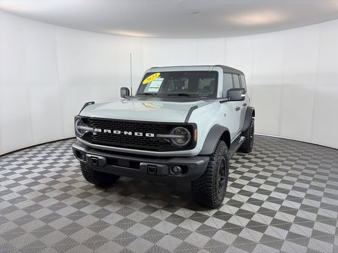 Used 2023 Ford Bronco Wildtrak image 2