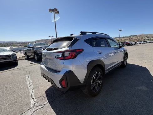 Used 2025 Subaru Crosstrek 2.0i Premium image 5