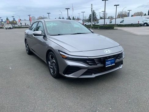 Certified 2024 Hyundai Elantra Limited image 7