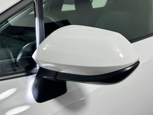 Used 2025 Toyota Corolla LE image 12