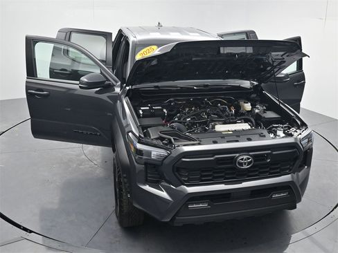 Used 2025 Toyota Tacoma TRD Off-Road w/ TRD Off Road Upgrade Package image 55