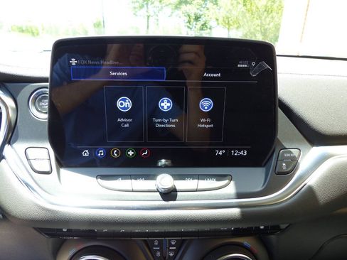 Used 2025 Chevrolet Blazer LT FWD image 29
