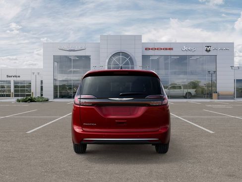New 2026 Chrysler Pacifica Select image 8