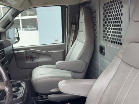 Used 2019 Chevrolet Express 2500 RWD 2500 135 w/ Driver Convenience Package image 10