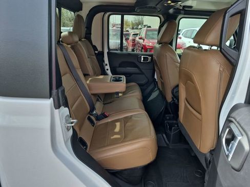 Used 2021 Jeep Gladiator Overland w/ Popular Equipment Package AWD/4WD image 26