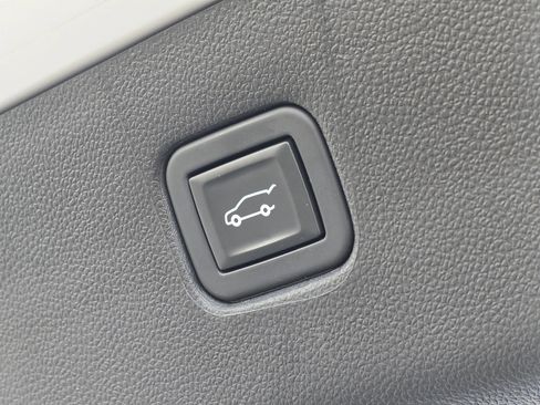 Used 2022 Chevrolet Blazer Premier w/ Enhanced Convenience Package image 18