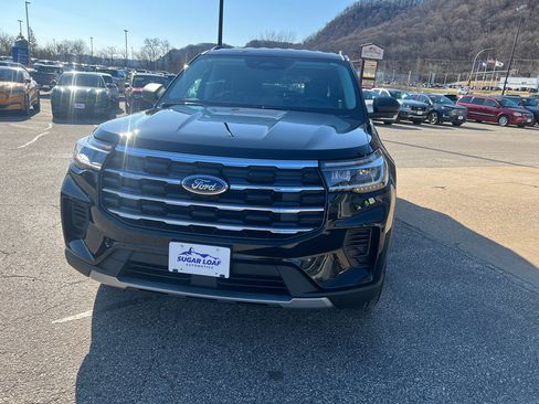 New 2026 Ford Explorer Active AWD/4WD image 2