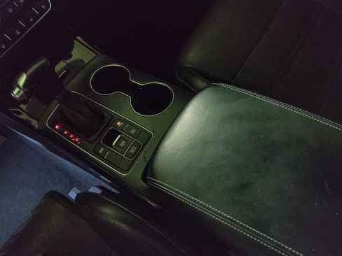 Used 2019 Kia Sorento SX FWD image 26