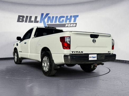Used 2017 Nissan Titan SV image 3