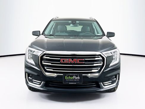 Used 2024 GMC Terrain SLT image 2