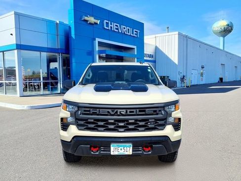 Used 2023 Chevrolet Silverado 1500 Custom Trail Boss w/ LPO, Dark Essentials Package AWD/4WD image 9