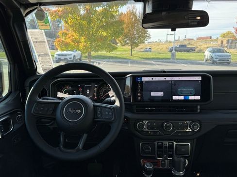 New 2025 Jeep Gladiator Mojave w/ Convenience Group image 30