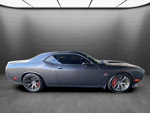 Used 2017 Dodge Challenger SRT w/ Technology Group image 2