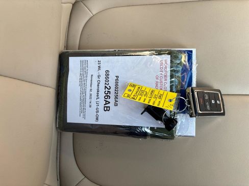 Used 2023 Jeep Grand Cherokee Limited w/ Black Appearance Package RWD image 42