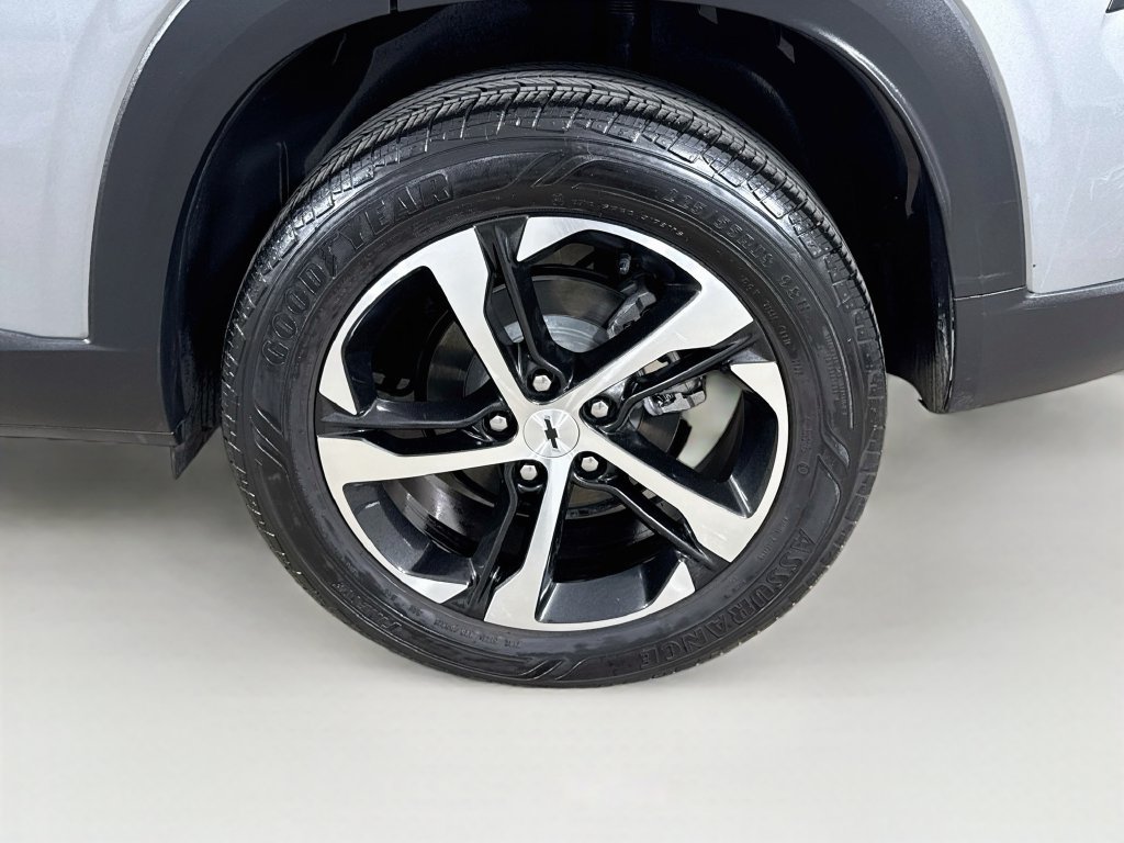 Used 2024 Chevrolet Trax RS w/ Driver Confidence Package FWD image 31