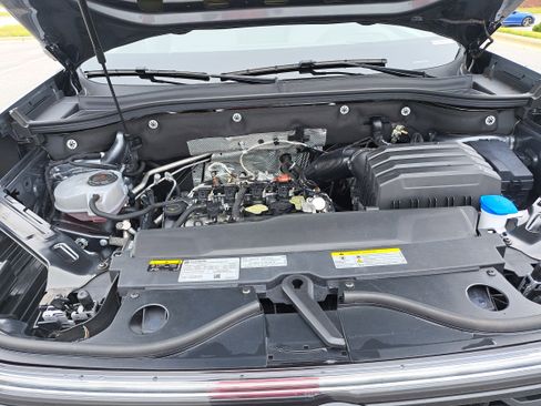Used 2024 Volkswagen Atlas SEL Premium R-Line AWD/4WD image 30