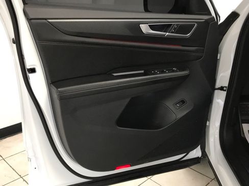 Used 2024 Volkswagen Atlas Cross Sport SEL R-Line AWD/4WD image 8