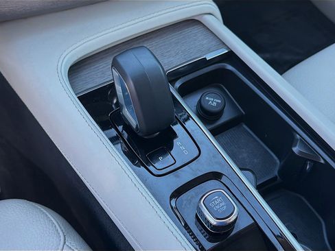 Used 2023 Volvo XC90 B6 Plus w/ Protection Package Premier image 16