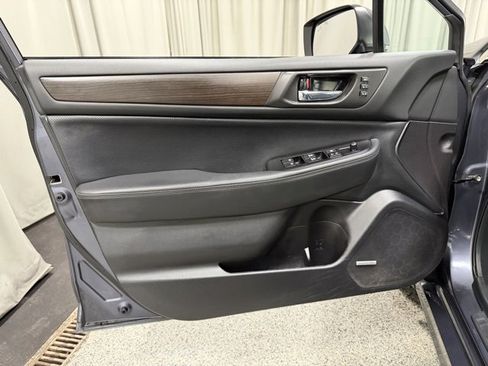 Used 2017 Subaru Legacy 2.5i Limited image 20