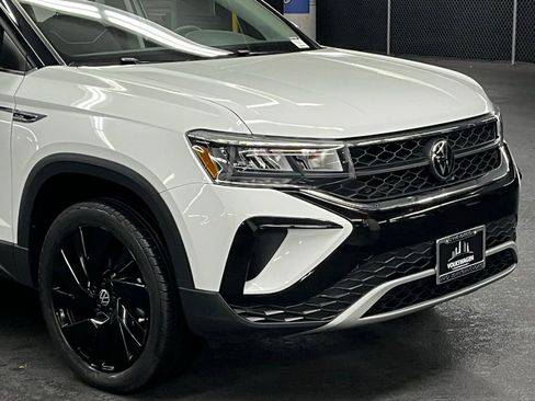 Used 2023 Volkswagen Taos SE image 41