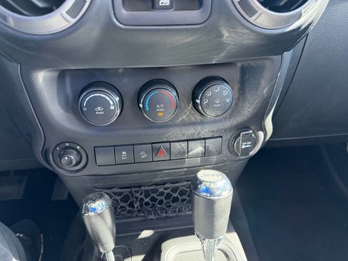 Used 2014 Jeep Wrangler Unlimited Sport w/ Quick Order Package 24S AWD/4WD image 24