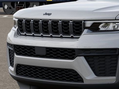 New 2026 Jeep Grand Cherokee Altitude AWD/4WD image 11