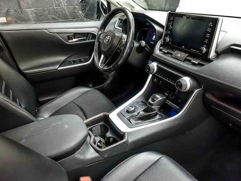 Used 2021 Toyota RAV4 Limited AWD/4WD image 32